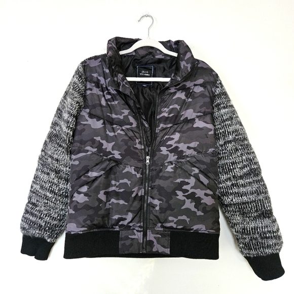 Issey Miyake Tete Homme Black On camo puffer gray sweater jacket size M